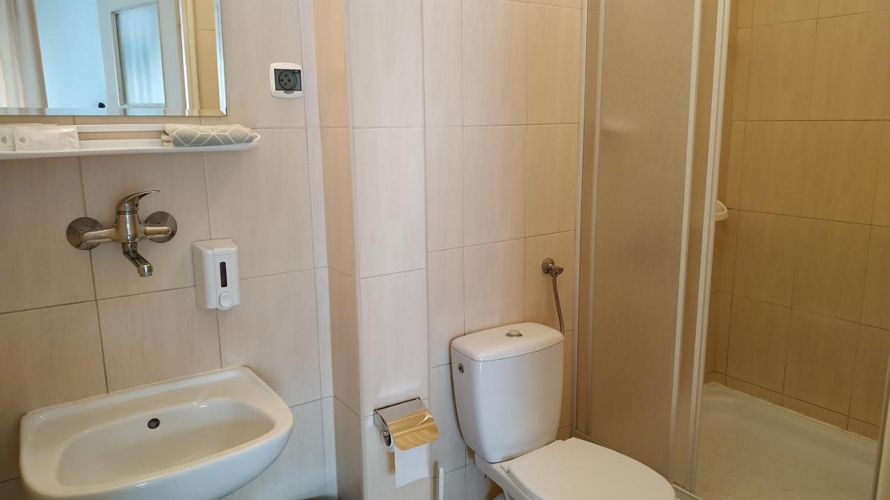 Hotel Eden 24H رشيشوف المظهر الخارجي الصورة